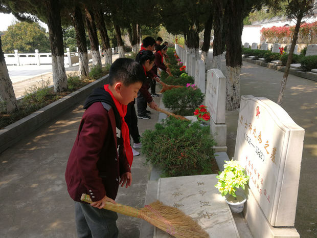 1華羅庚實(shí)驗(yàn)學(xué)校.jpg