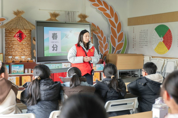 春分農(nóng)事：專家授課，傳承農(nóng)耕智慧2_副本.jpg
